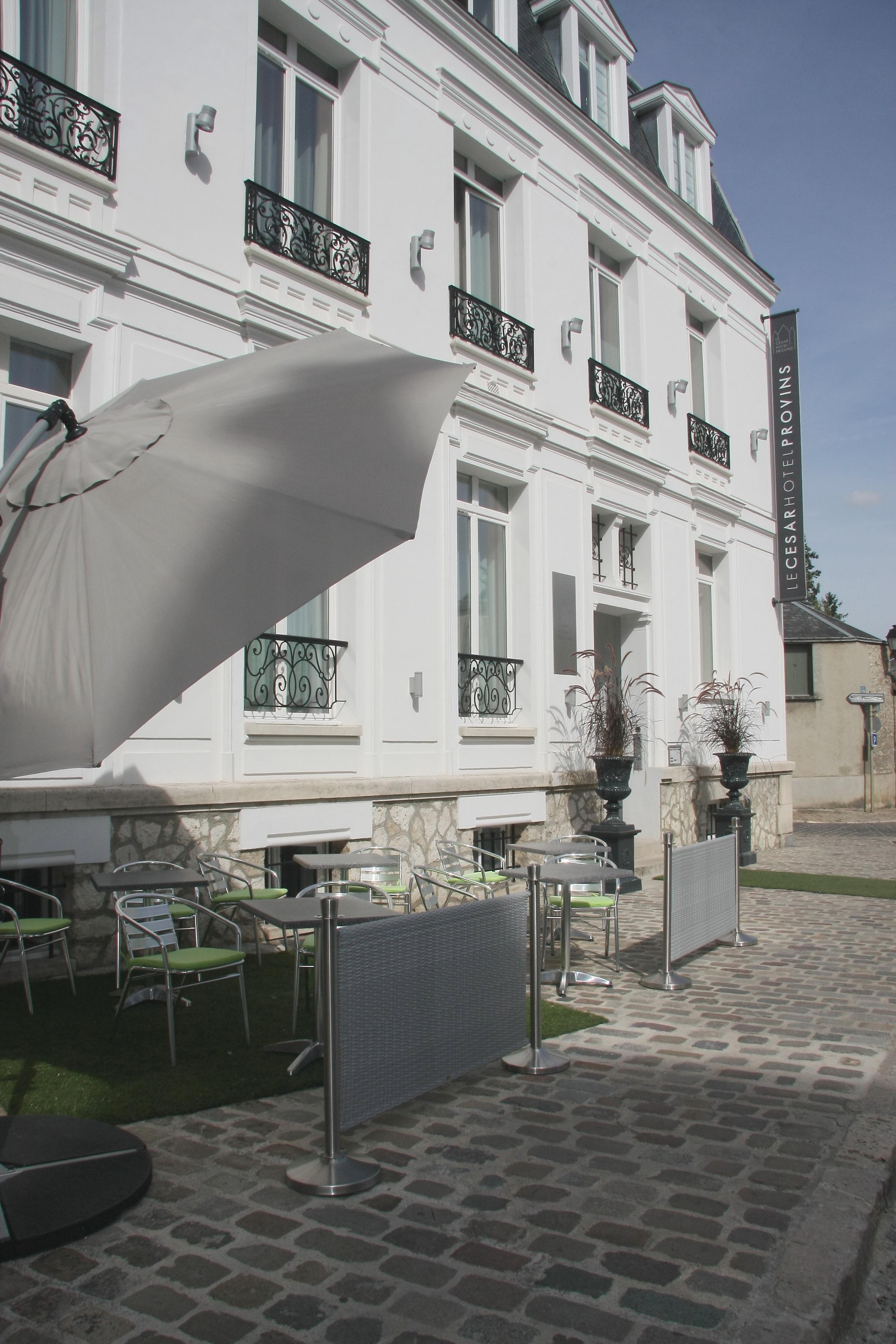 Le Cesar Hotel Provins Bagian luar foto