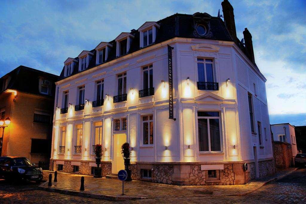 Le Cesar Hotel Provins Bagian luar foto